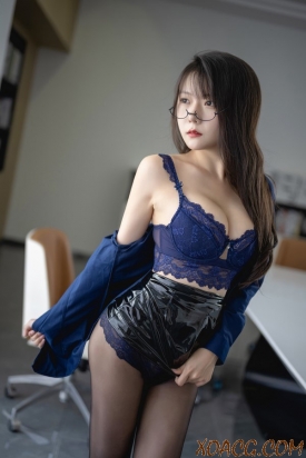 香草喵露露 小露乱撞 会议室OL [32P 444M]